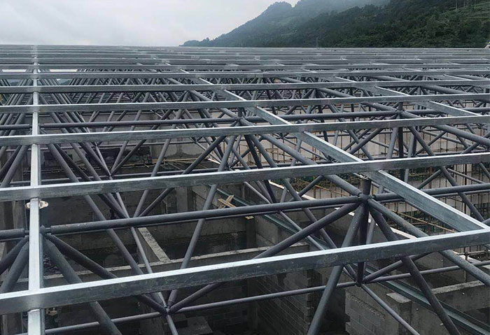 邛崃仁怀冠英学校艺体楼网架